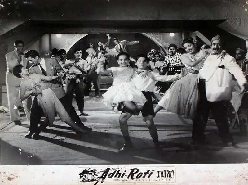 Chokshi, Vallabh (Producer), Adhi Roti, 1957 | Lobby Card | CinemaEducation | 00829379