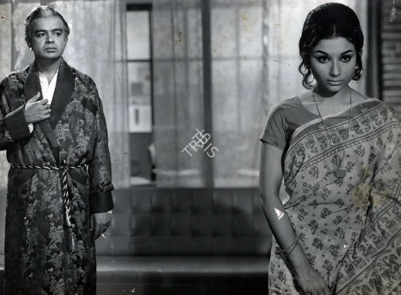 Pathare, Jaywant (Cinematographer), Anupama, 1966 | Photographic Still | CinemaEducation | 00883962