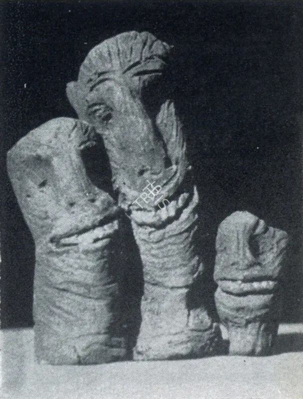 Bhagat, Dhanraj (Artist). Three Laughing Faces. Terracotta, 1960 | Marg, December 1962 | Sculpture | FineArts | 00674819