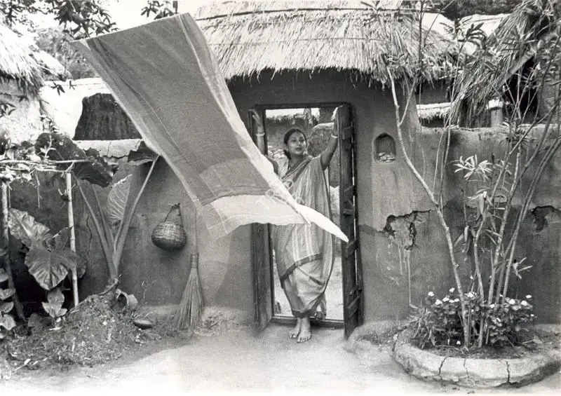 Roy, Soumendu (Cinematographer), Ashani Sanket, 1973 | Photographic Still | CinemaEducation | 00891043