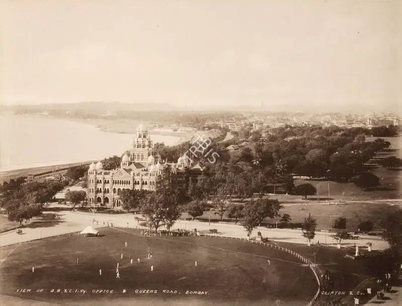 Studio Clifton & Co. (Photographic Studio). View of B.B.& C.I. Ry. Office & Queens Road, Bombay - From the album "L.G. to L.R.' by Clifton and Co.. Calotype print pasted on mount, 1900 | Antiquarian Photograph | Photography | 00115240
