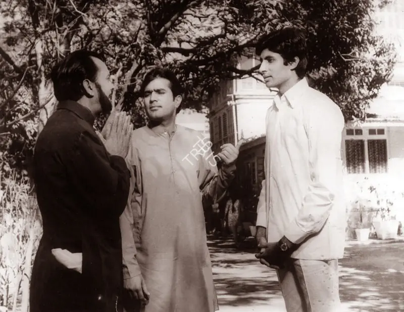 Pathare, Jaywant (Cinematographer), Anand, 1970 | Photographic Still | CinemaEducation