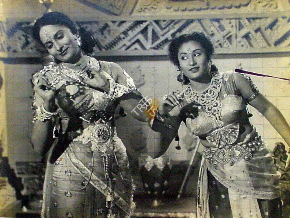Kumar, Shanti (Director), Usha Haran, 1949 | Photographic Still | CinemaEducation | 00888108