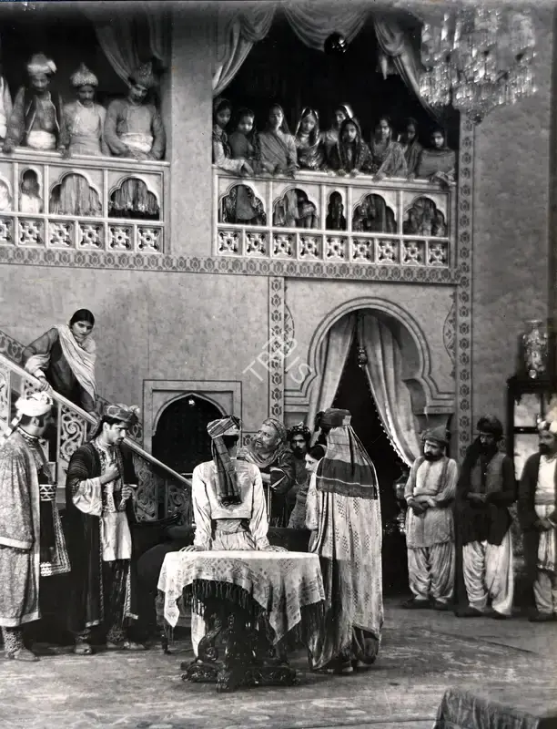 Karani, Pesi (Director), Dagabaz Ashak, 1932 | Photographic Still | CinemaEducation | 00884788