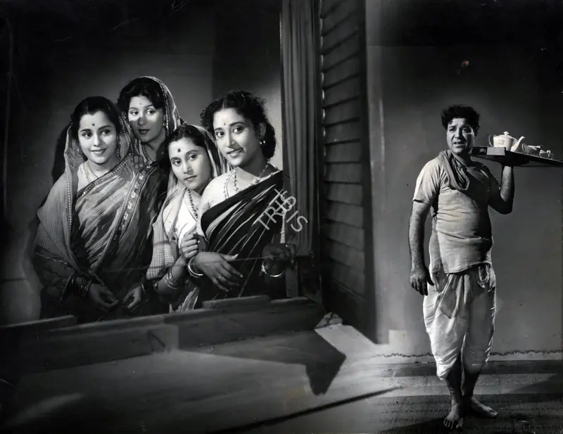Bose, Montu (Cinematographer), Parivar, 1956 | Photographic Still | CinemaEducation | 00886882