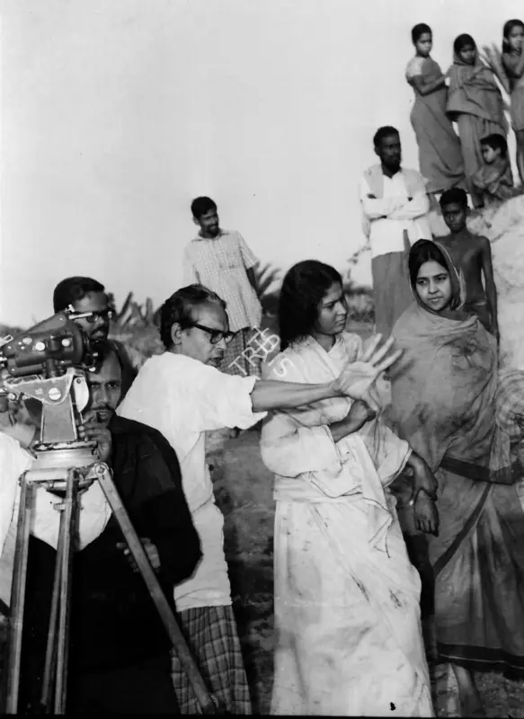 Ghatak, Ritwik (Director), Titas Ekti Nadir Naam, 1973 | Working Still | CinemaEducation | 00457655