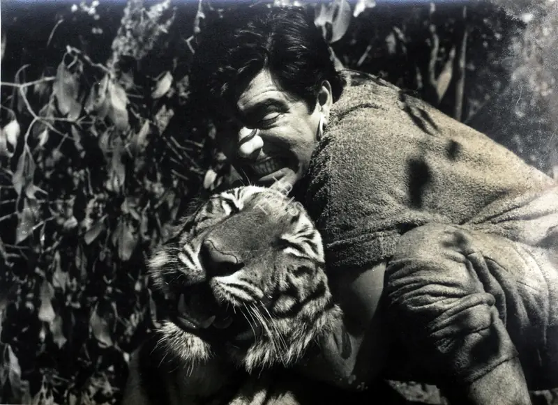 Saigal, Ramesh (Director), Bharti, 1956 | Photographic Still | CinemaEducation | 00884455