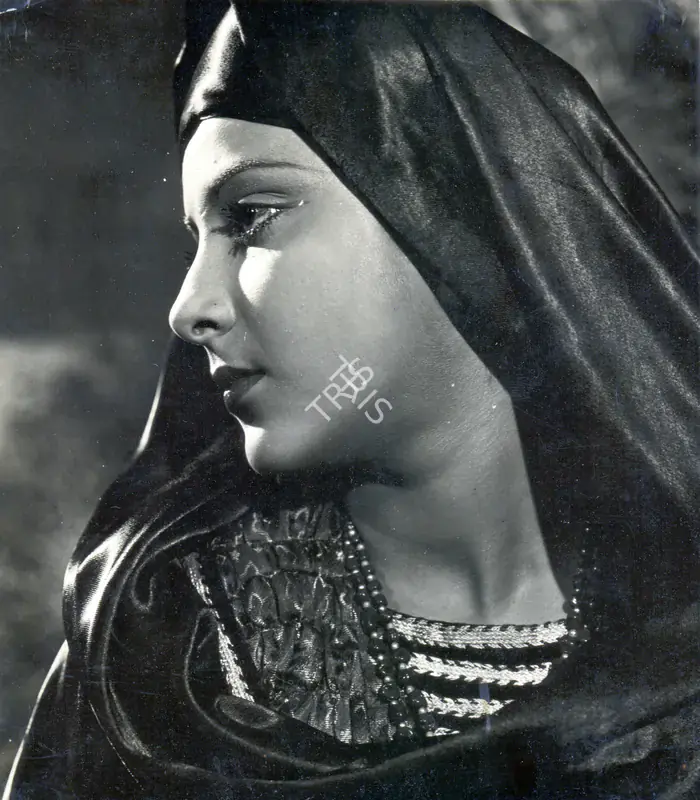 Irani, Faredoon A. (Cinematographer), Humayun, 1945 | Photographic Still | CinemaEducation | 00885537