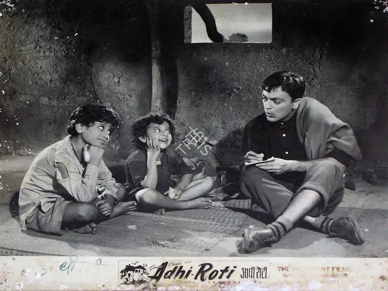 Chokshi, Vallabh (Producer), Adhi Roti, 1957 | Lobby Card | CinemaEducation | 00829369