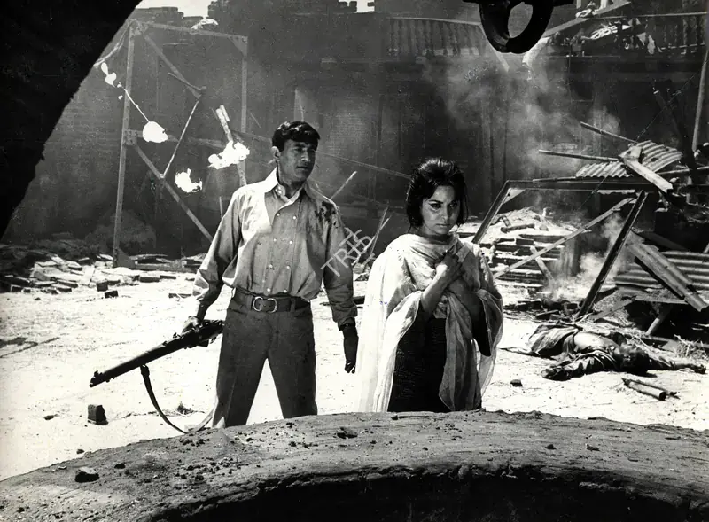 Dev (Producer), Prem Pujari, 1970 | Photographic Still | CinemaEducation | 00887113