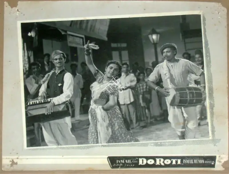 John, P. (Cinematographer), Do Roti, 1957 | Lobby Card | CinemaEducation | 00811964