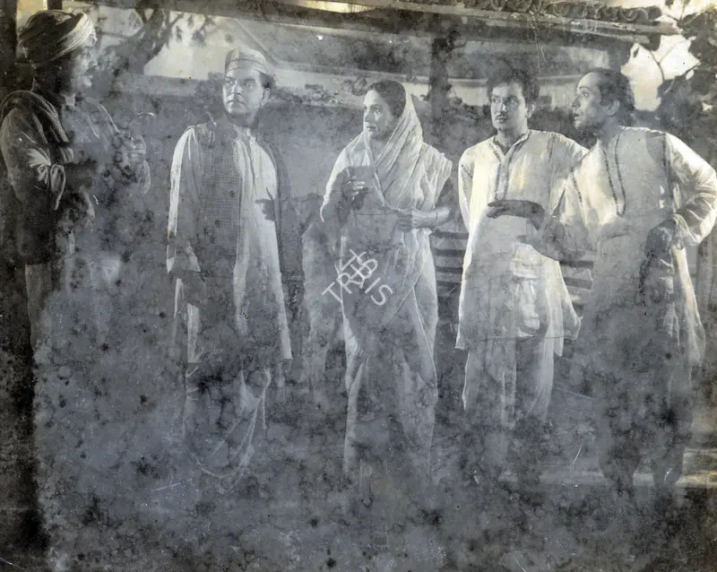 Bhatt, Nanabhai (Producer), Hamari Shaan, 1951 | Photographic Still | CinemaEducation | 00885466