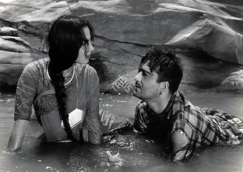 Bhattacharjee, Apurba (Cinematographer), Mujhe Jeene Do, 1963 | Photographic Still | CinemaEducation | 00886501