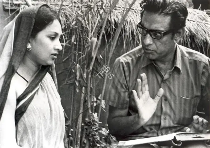 Ghosh, Nemai (Still Photographer), Ashani Sanket, 1973 | Working Still | CinemaEducation | 00891543