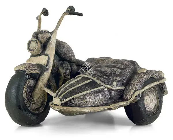 Joag, Tushar (Artist). Rocinante. Glass marking pencils and acrylic paint on paper pulp, 2012 | Sculpture | FineArts | 00641648