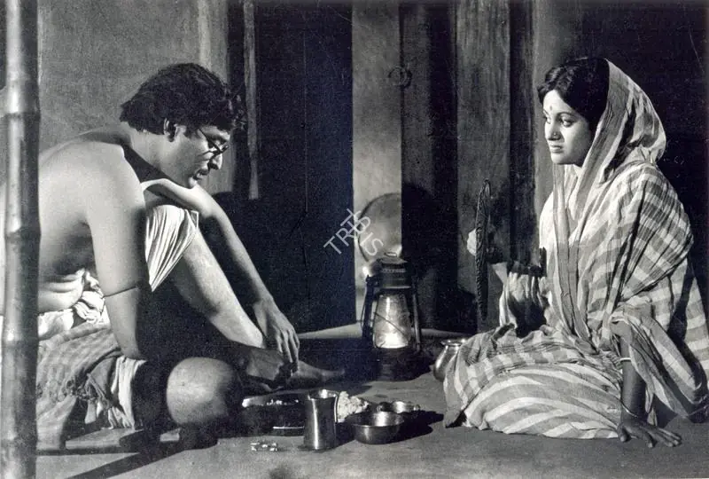 Roy, Soumendu (Cinematographer), Ashani Sanket, 1973 | Photographic Still | CinemaEducation | 00662965
