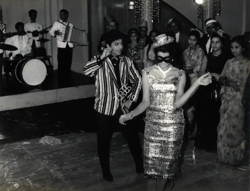 Bhattacharjee, Apurba (Cinematographer), Bheegee Raat, 1965 | Photographic Still | CinemaEducation | 00884474