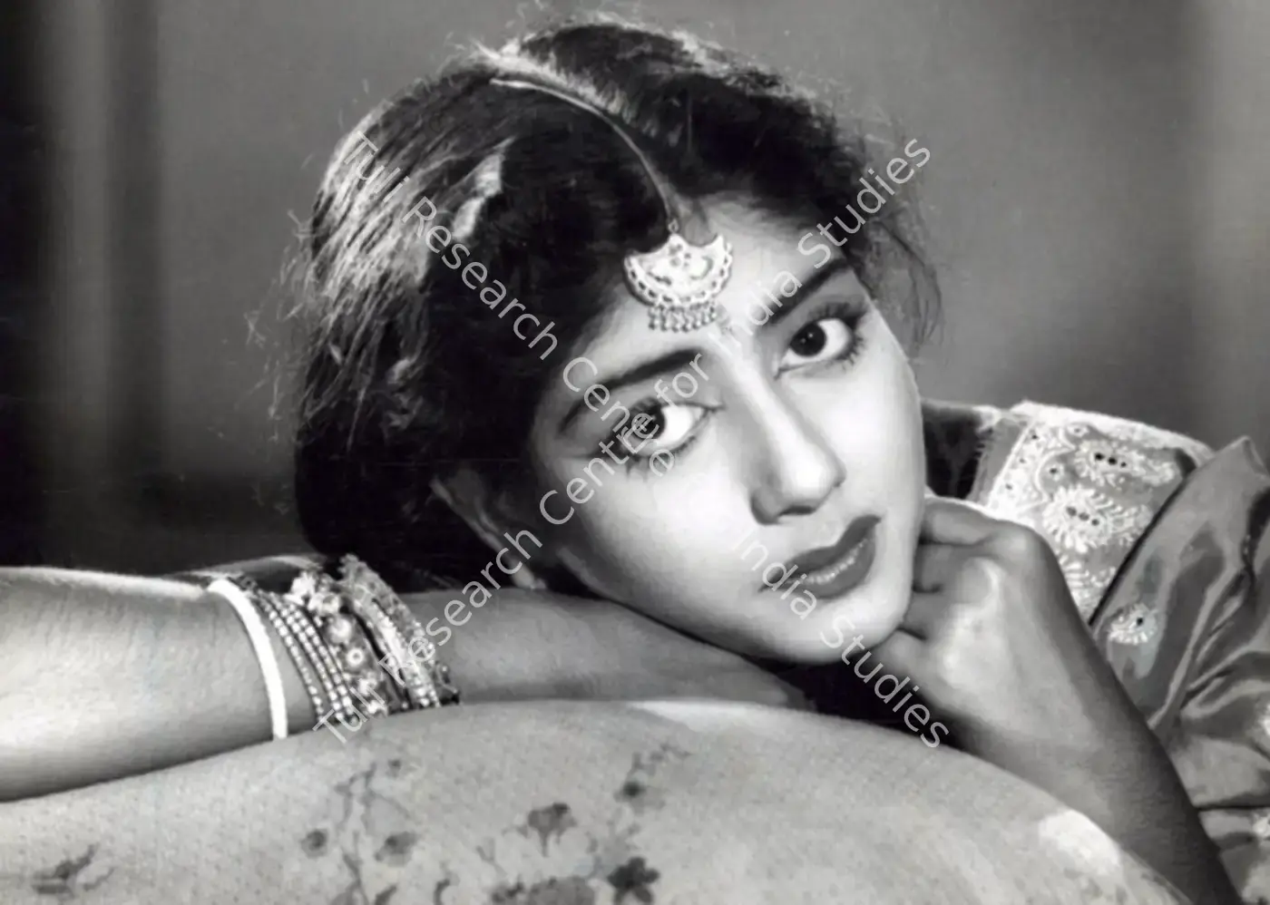 Raat Bhore (1956): featured artwork