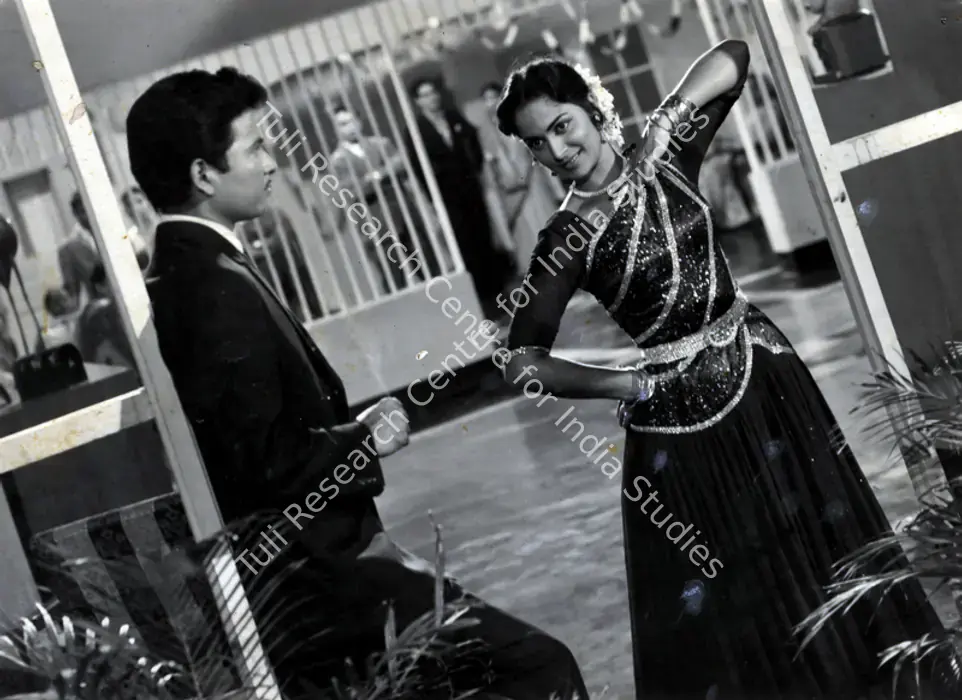 Kaun Apna Kaun Paraya (1963)