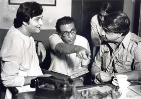 Ghosh, Nemai (Still Photographer), Joi Baba Felunath, 1979 | Working Still | CinemaEducation | 00663736