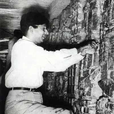 Unknown (Photographer). K. G. Subramanyan firing a mural at Ravindralaya, Lucknow, 1963 | Contemporary Photograph