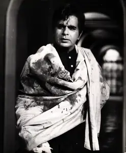 Mathur, R.D. (Cinematographer), Sunghursh, 1968 | Photographic Still