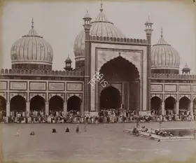 Bourne, Samuel (Photographer). The Jumma Musjid with men at prayer, Delhi, c.1865-1866 | Antiquarian Photograph