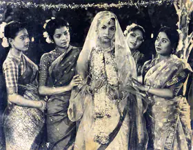 Hasham, Aga (Cinematographer), Duniya Jhukti Hai, 1960 | Photographic Still