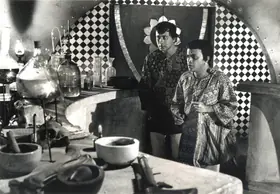 Roy, Soumendu (Cinematographer), Hirak Rajar Deshe, 1980 | Photographic Still | CinemaEducation | 00663351