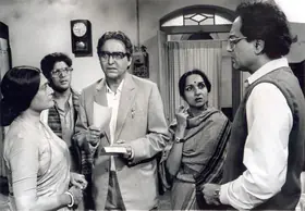 Malik, Ravi (Cinematographer), Ganashatru, 1990 | Photographic Still | CinemaEducation | 00663059