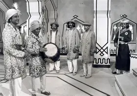 Roy, Soumendu (Cinematographer), Hirak Rajar Deshe, 1980 | Photographic Still | CinemaEducation | 00663347