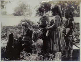 Vakil, Madanrai (Director), Mewad No Mawali, 1930| Photographic Still