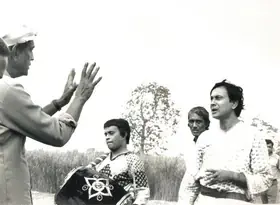 Ghosh, Nemai (Still Photographer), Hirak Rajar Deshe, 1980 | Working Still | CinemaEducation | 00663715