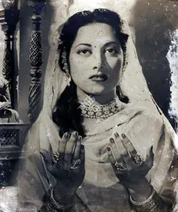 Kashyap, D.D. (Producer), Shama Parwana, 1954 | Photographic Still