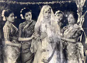 Hasham, Aga (Cinematographer), Duniya Jhukti Hai, 1960 | Photographic Still