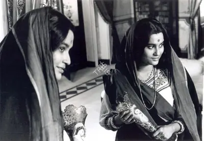 Roy, Soumendu (Cinematographer), Ghare Baire, 1985 | Photographic Still | CinemaEducation | 00663301