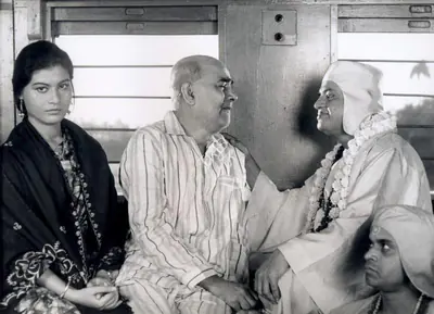 Ray, Satyajit (Director), Ka Purush Maha Purush, 1965 | Photographic Still