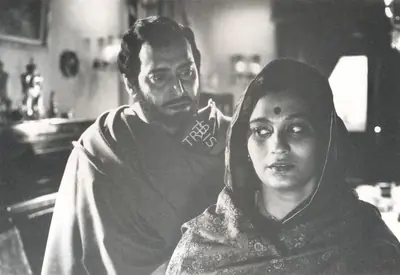 Roy, Soumendu (Cinematographer), Ghare Baire, 1985 | Photographic Still | CinemaEducation | 00663307
