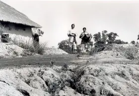 Roy, Soumendu (Cinematographer), Hirak Rajar Deshe, 1980 | Photographic Still | CinemaEducation | 00663338