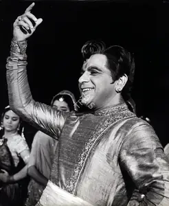 Mathur, R.D. (Cinematographer), Sunghursh, 1968 | Photographic Still