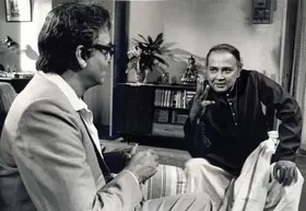 Malik, Ravi (Cinematographer), Ganashatru, 1990 | Photographic Still | CinemaEducation | 00663061