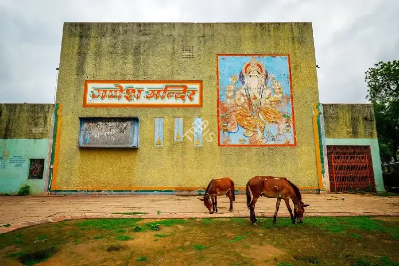 Hemant Chaturvedi (Photographer), Ganesh Mandir Talkies, Karauli, Rajasthan, 2024, Contemporary Photograph