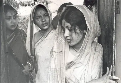 Soumendu Roy (Cinematographer), Ashani Sanket, 1973, Photographic Still