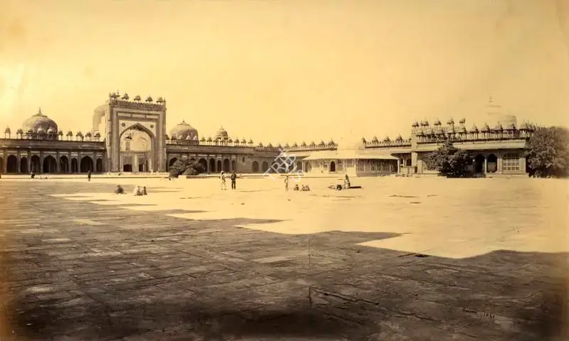 Studio Samuel Bourne & James Craddock (Photographic Studio), Inside the Jama Masjid complex, Fatehpur Sikri, Antiquarian Photograph