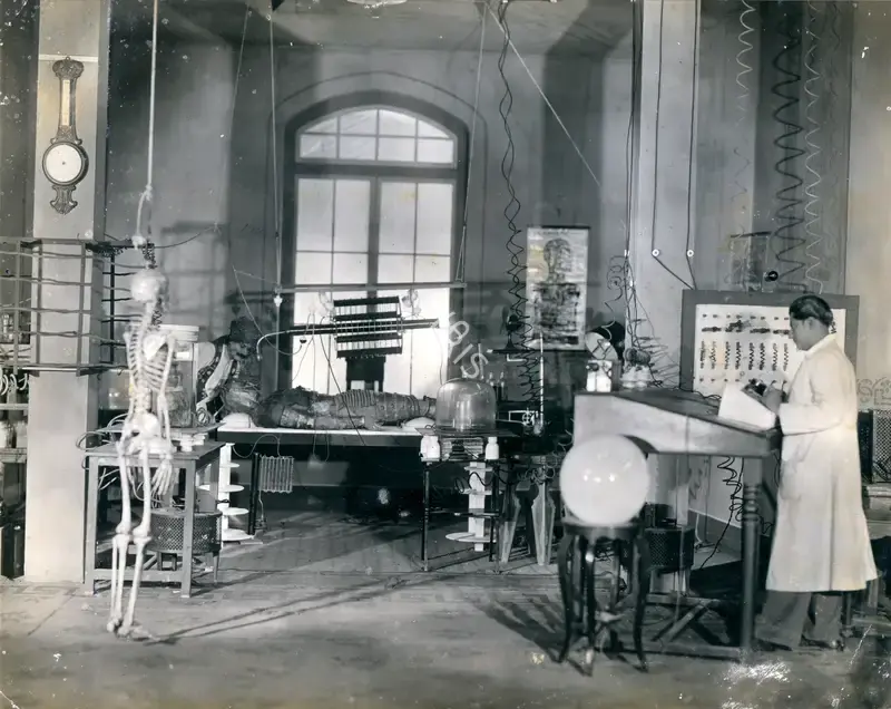 N.D. Sarpotdar (Director), Chalta Putla, 1935, Photographic Still