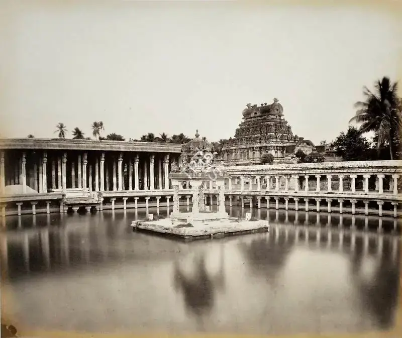 Edmund David Lyon (Photographer), Jumboogasheram Tank & Pagoda, Trichinopoly, Antiquarian Photograph