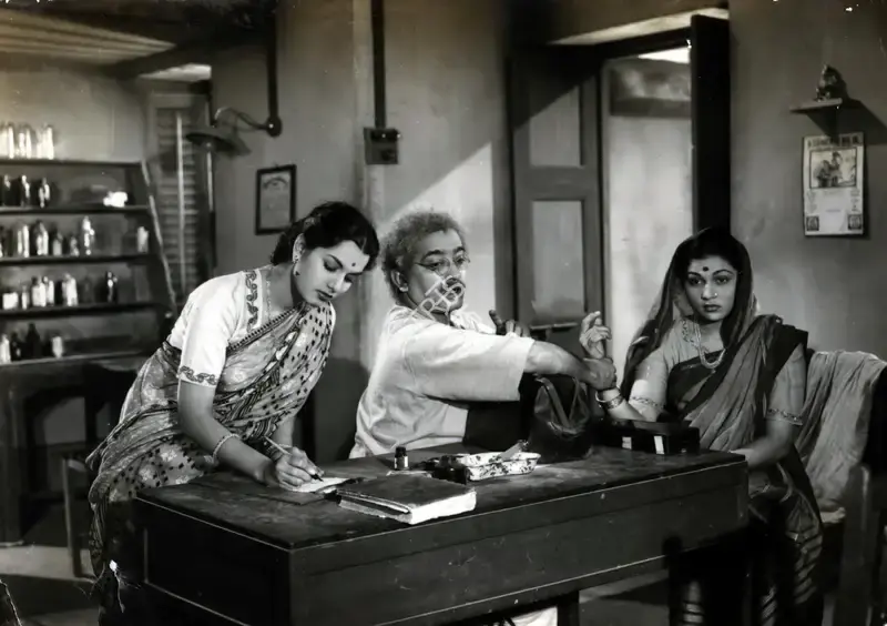 Hem Chunder (Director), Teen Bhai, 1955, Photographic Still