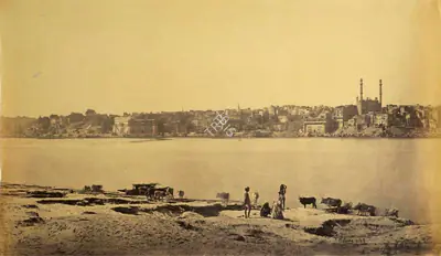 Samuel Bourne (Photographer), A view of the Great Mosque of Aurangzeb and adjoining ghats, Benares, 1865, Antiquarian Photograph