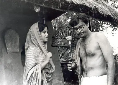 Soumendu Roy (Cinematographer), Ashani Sanket, 1973, Photographic Still