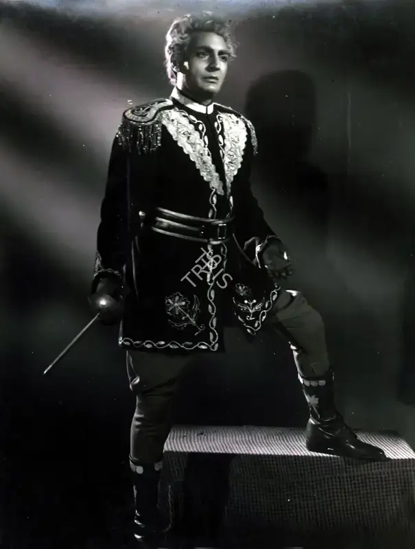 Jaswant Jhaveri (Director), Riyasat, 1955, Photographic Still